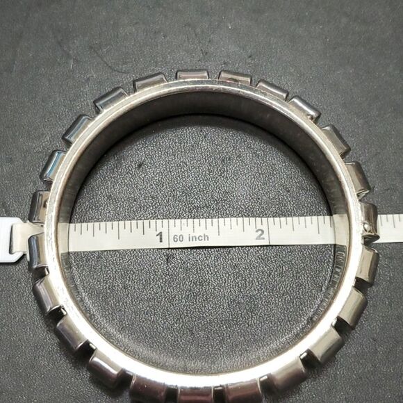 *Sale* Silver tone chunky bangle bracelet - Picture 6 of 7
